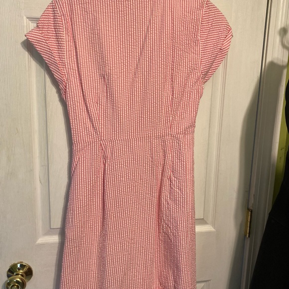 Gently used VINEYARD VINES TIE FRONT DRESS seersucker stripe shirt dress sz 8 - Picture 1 of 4